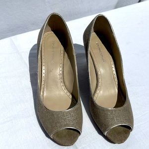 Adrienne Vittadini linen/leather wedges. Grey/Silver/Brown/Wooden, Size 9.5W